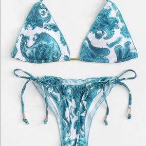 *NWOT* Blue Paisley bikini set